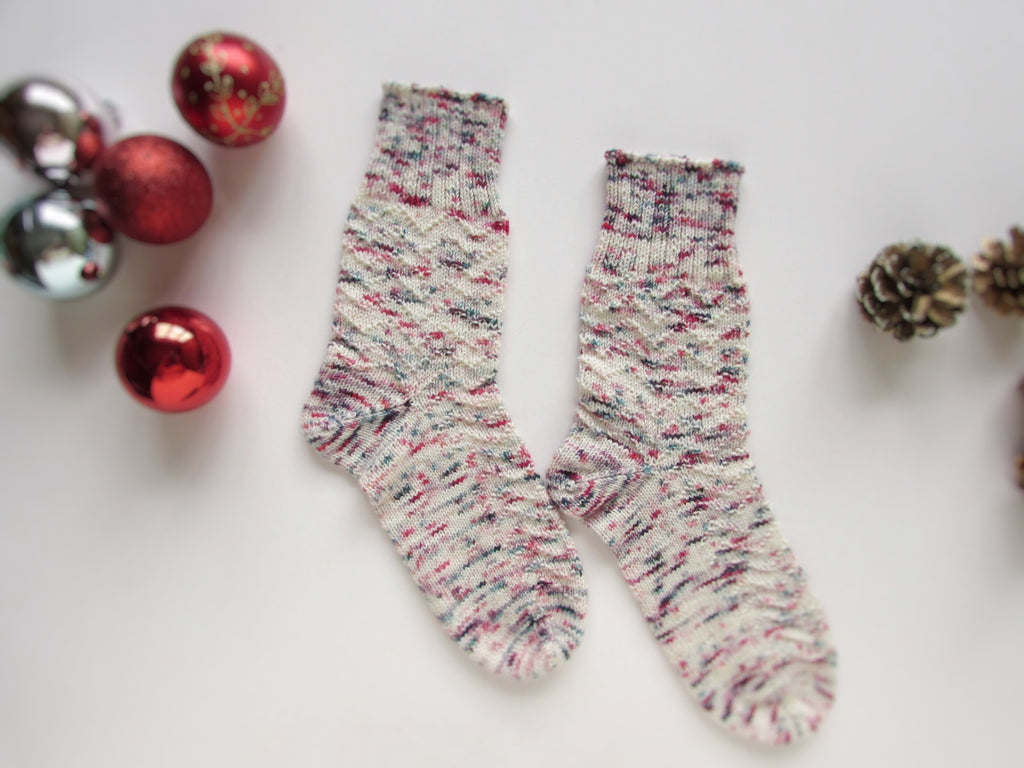 Holiday sock pattern published on Ravelry!