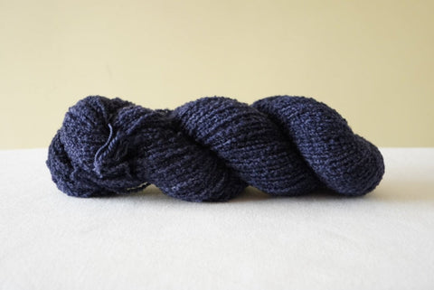 Bouclé DK - Black But Not Really
