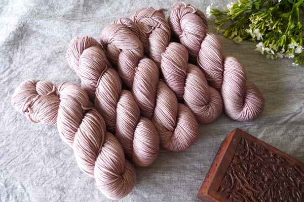 Luxe DK - Mocha Rose